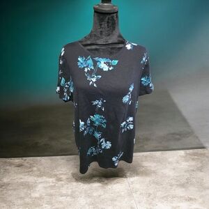 Croft & Barrow Black and Blue Floral Short Sleeve Top